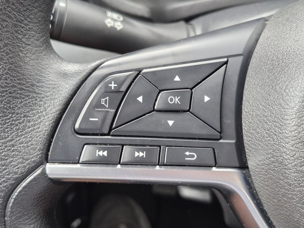 Used 2025 Nissan Sentra SV FWD image 10