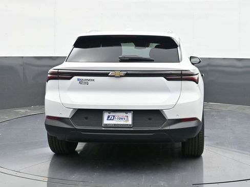 New 2026 Chevrolet Equinox EV LT FWD image 8
