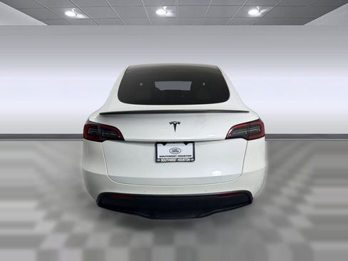 Used 2022 Tesla Model Y Performance AWD/4WD image 10