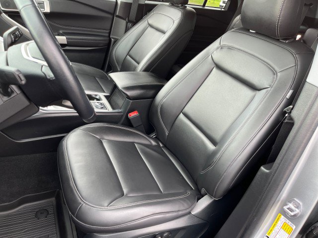 Used 2023 Ford Explorer XLT w/ Equipment Group 202A AWD/4WD image 10