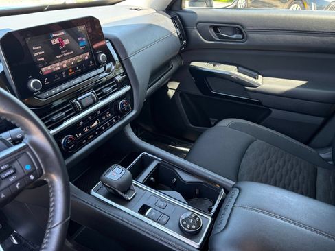 Used 2025 Nissan Pathfinder SV AWD/4WD image 44