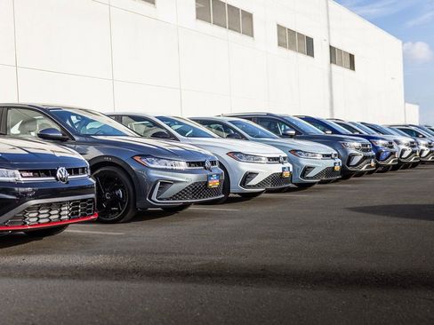 New 2026 Volkswagen Taos SE image 15