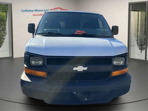 Used 2008 Chevrolet Express 2500 image 2