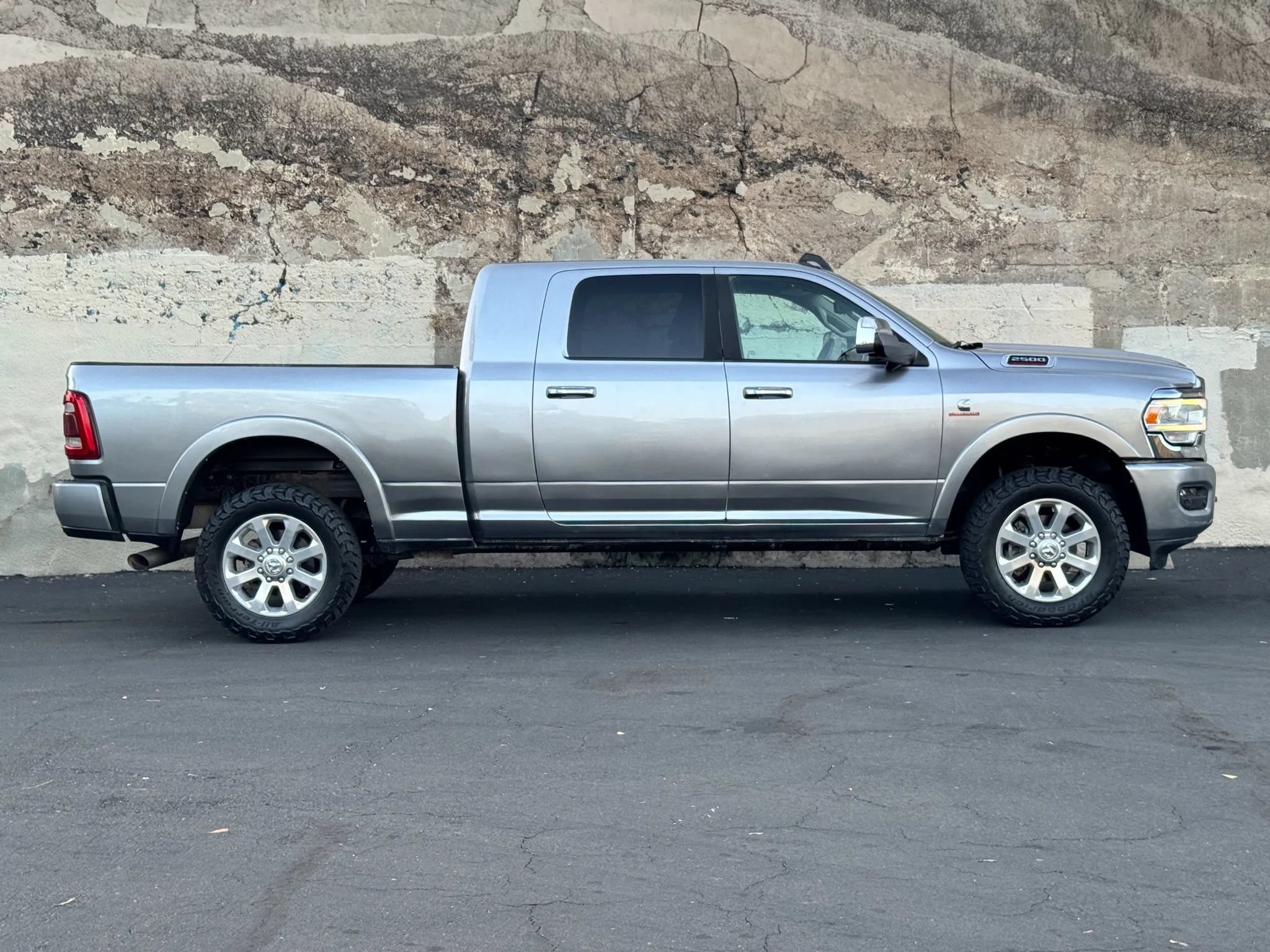 Used 2022 RAM 2500 Laramie AWD/4WD image 3