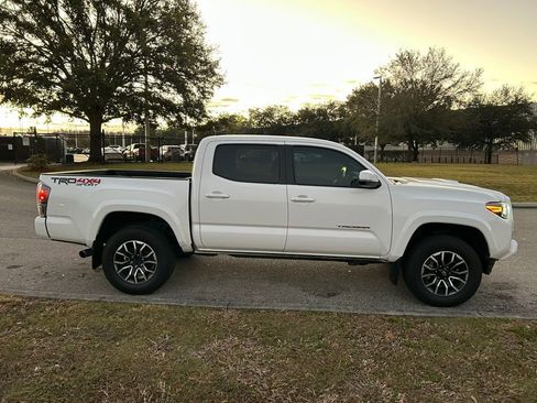 Certified 2023 Toyota Tacoma TRD Sport image 6