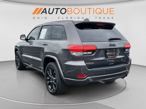 Used 2018 Jeep Grand Cherokee Altitude AWD/4WD image 3