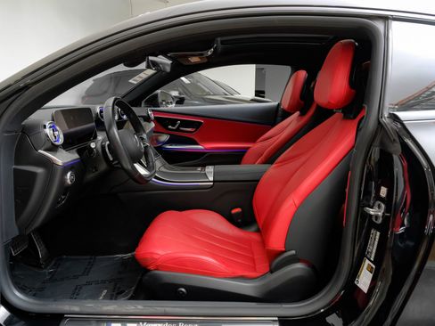 Used 2024 Mercedes-Benz CLE 300 4MATIC Coupe image 4