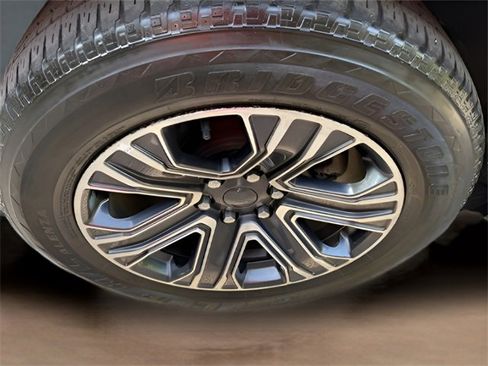 Used 2023 Jeep Wagoneer L Series II image 13