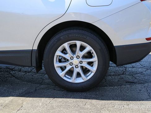 Used 2020 Chevrolet Equinox LS FWD image 5