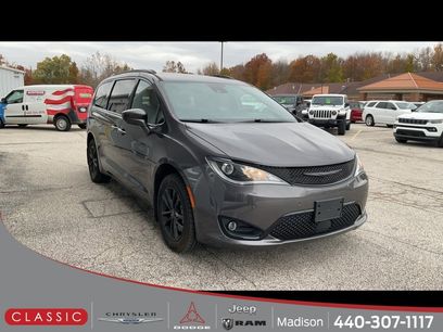 Used 2020 Chrysler Pacifica Touring-L w/ Advanced Safetytec Group