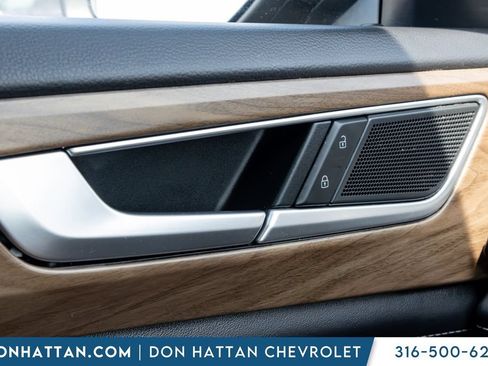 Used 2024 Volkswagen Atlas SE FWD image 10