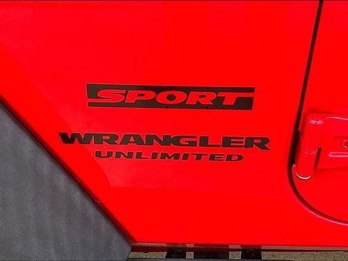 Used 2017 Jeep Wrangler Unlimited Sport w/ Quick Order Package 24S AWD/4WD image 12