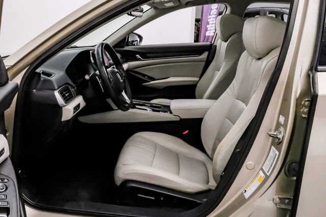 Used 2018 Honda Accord Touring image 4