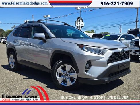 Used 2021 Toyota RAV4 XLE AWD/4WD image 1