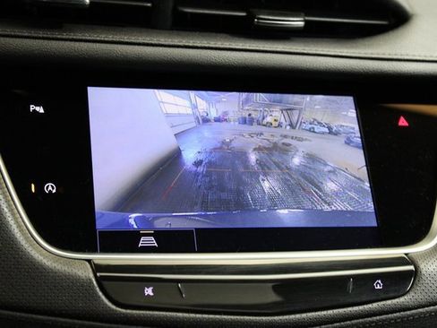 Certified 2022 Cadillac XT5 Premium Luxury image 18