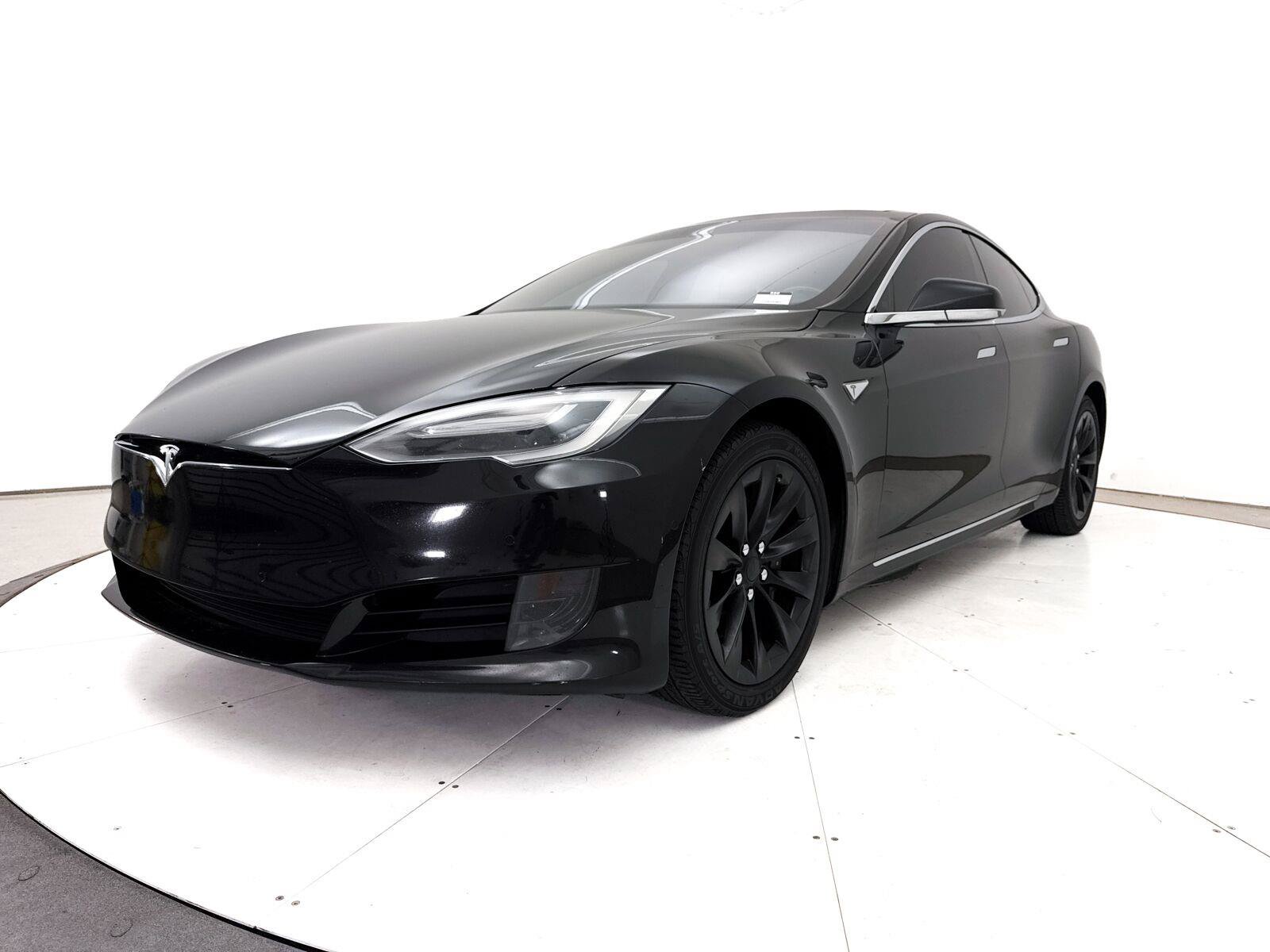 Used 2016 Tesla Model S 70 RWD image 3