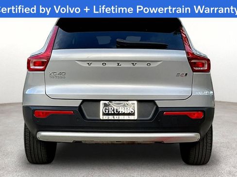 Used 2025 Volvo XC40 B5 Plus AWD/4WD image 5