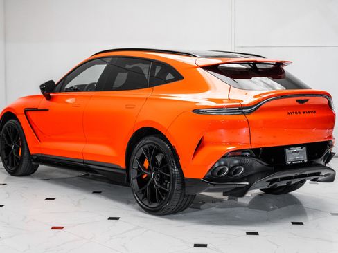 Used 2025 Aston Martin DBX 707 image 2