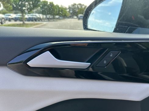 New 2026 Volkswagen Taos S image 17
