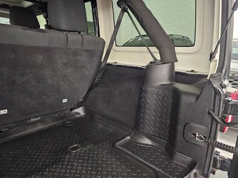 Used 2012 Jeep Wrangler Unlimited Sport image 40