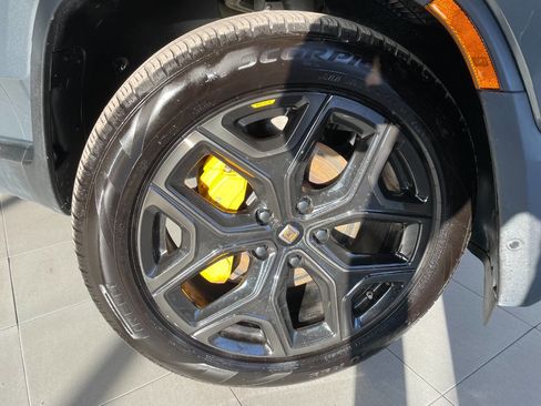 Used 2023 Rivian R1T Adventure image 10