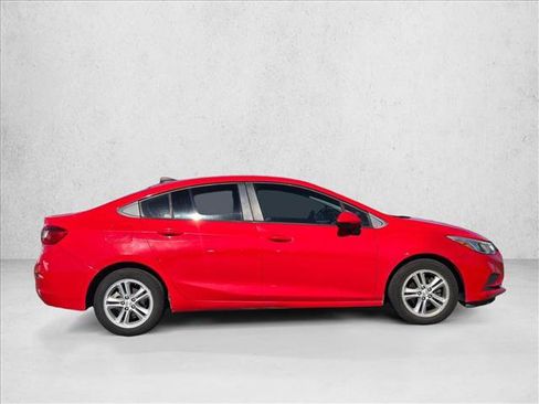 Used 2018 Chevrolet Cruze LS image 4