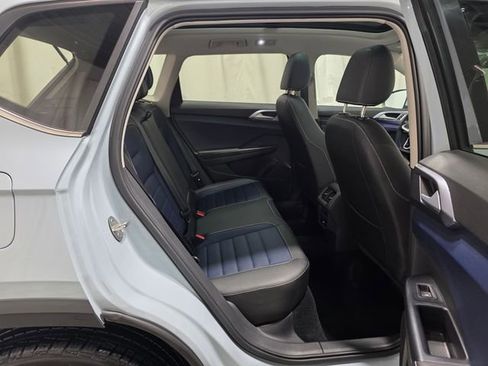 Used 2025 Volkswagen Taos SEL image 32