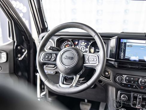 Used 2024 Jeep Wrangler High Altitude AWD/4WD image 32