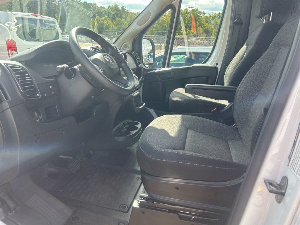 Used 2025 RAM ProMaster 2500 w/ U-Haul Equipment Group FWD image 7