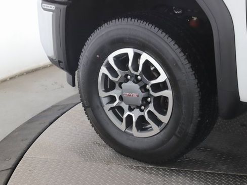 Used 2024 GMC Sierra 3500 SLE w/ SLE Convenience Package image 13