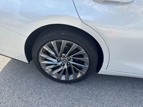Used 2025 Lexus ES 350 Ultra Luxury image 38