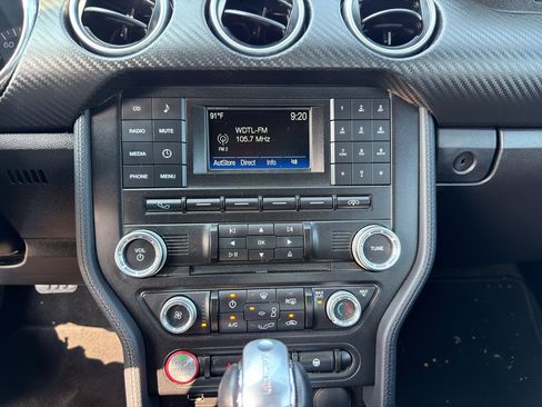 Used 2018 Ford Mustang Coupe RWD image 24