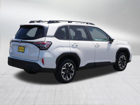 Used 2025 Subaru Forester Premium AWD/4WD image 7