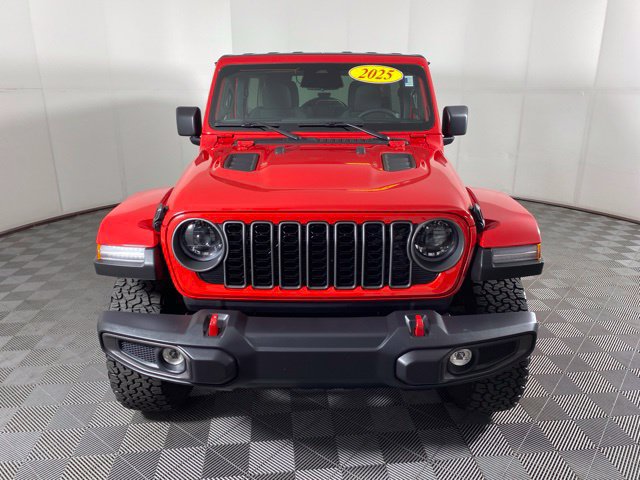Used 2025 Jeep Wrangler Unlimited Rubicon AWD/4WD image 13