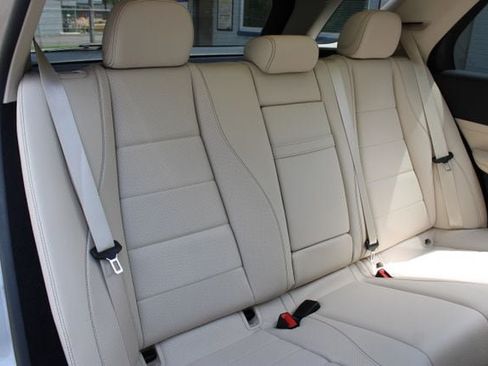 Used 2022 Mercedes-Benz GLE 350 w/ Premium Package image 16
