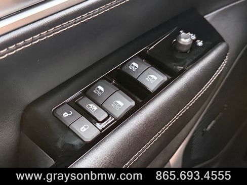 Used 2024 Jeep Wagoneer Series II w/ Convenience Group I AWD/4WD image 23