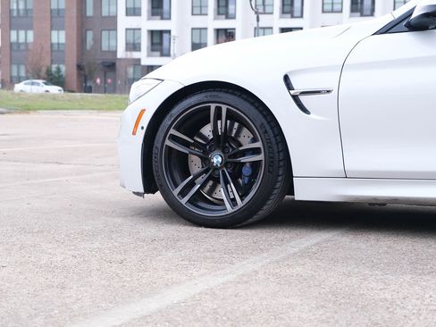 Used 2015 BMW M4 Coupe image 12