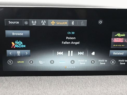 Used 2025 Nissan Kicks SV image 15