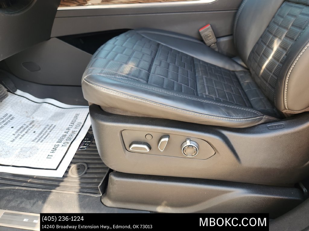 Used 2025 Cadillac Escalade Sport Platinum w/ LPO, Floor Liner Package AWD/4WD image 19
