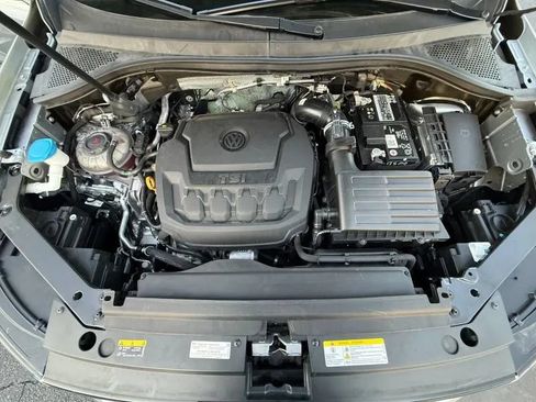 Used 2022 Volkswagen Tiguan SE FWD image 12
