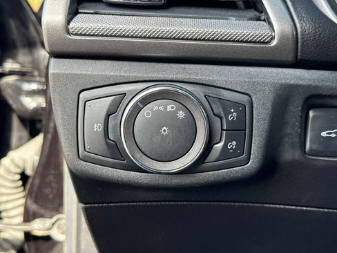 Used 2019 Ford Fusion SE w/ Equipment Group 151A image 30