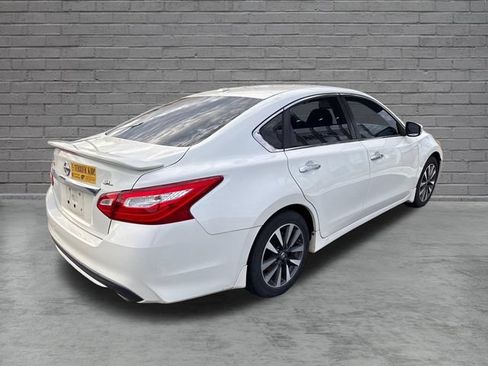 Used 2017 Nissan Altima 2.5 SL FWD image 5