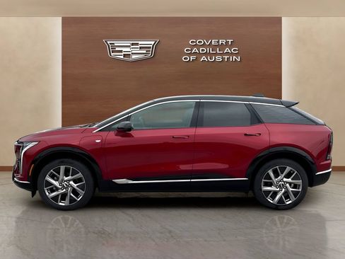 New 2027 Cadillac Optiq Luxury w/ LPO, Floor Liner Package AWD/4WD image 4