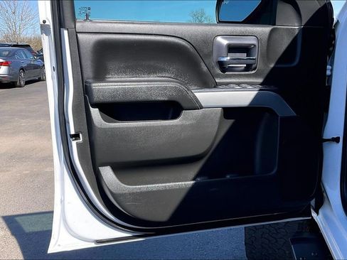 Used 2018 Chevrolet Silverado 1500 LT w/ Texas Edition image 22