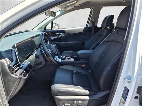 Used 2025 Kia Sportage EX AWD/4WD image 10