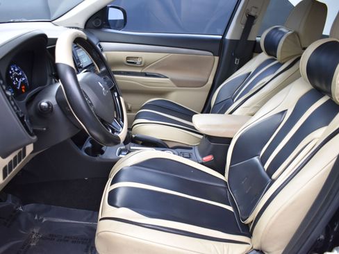 Used 2016 Mitsubishi Outlander SE image 10