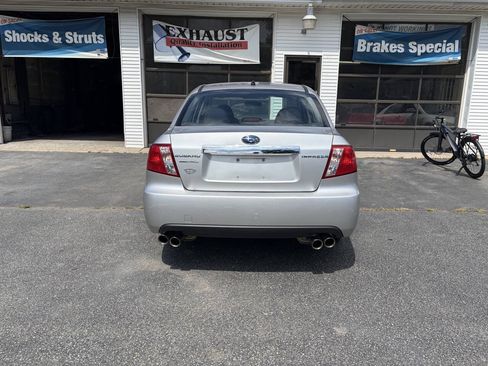 Used 2011 Subaru Impreza 2.5i AWD/4WD image 5