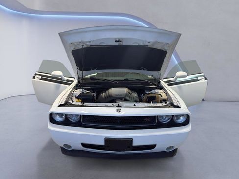 Used 2010 Dodge Challenger R/T RWD image 9