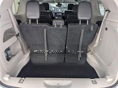 Certified 2024 Chrysler Pacifica Touring-L image 26