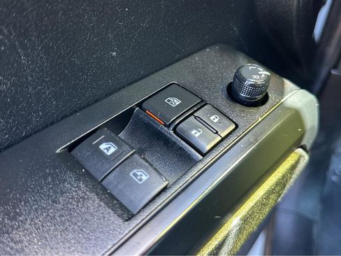 Used 2021 Toyota Tacoma SR image 33